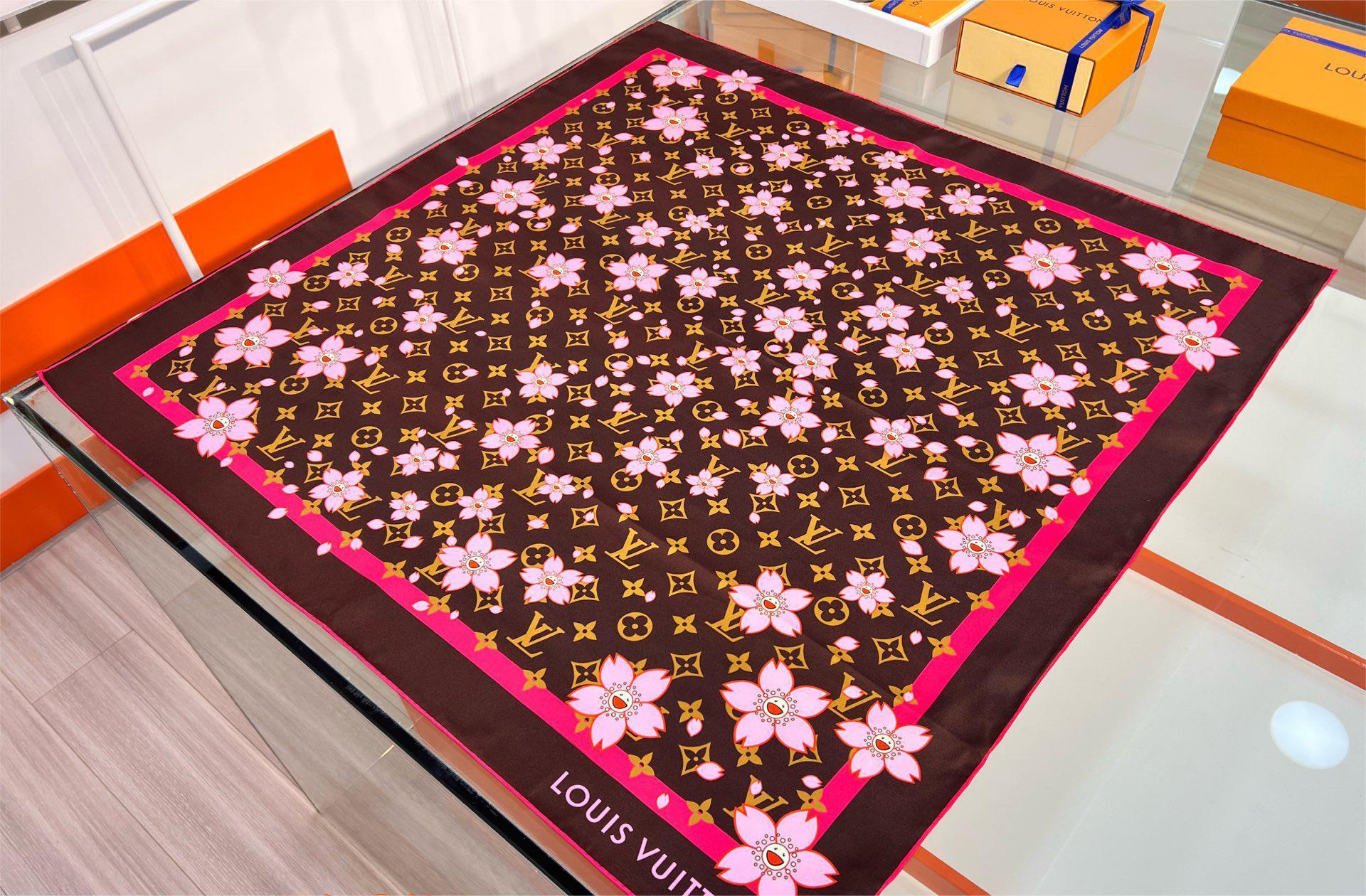 LU18mm top-quality silk double-sided with the same colour 90cm silk square market