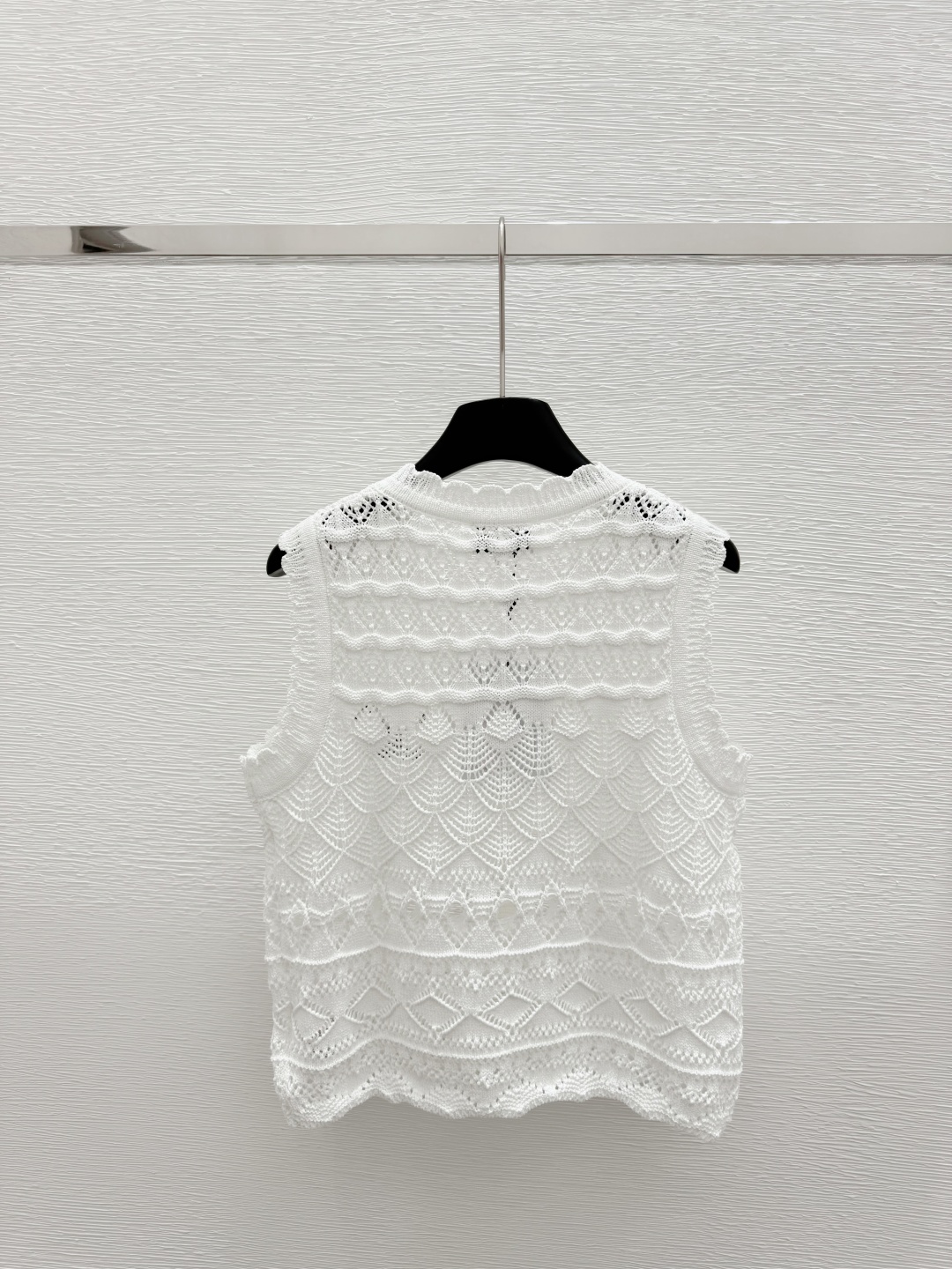 CHANE25SS V-neck crochet knit waistcoat