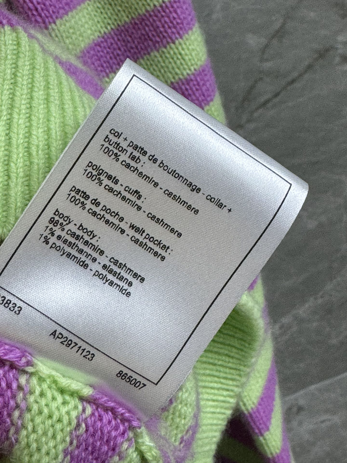 CHANE25SS Colorblocked Striped Cardigan