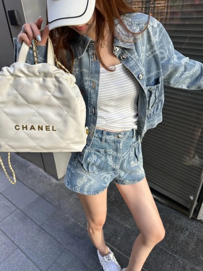 CHANE25SS Beaded Chain Denim Shorts