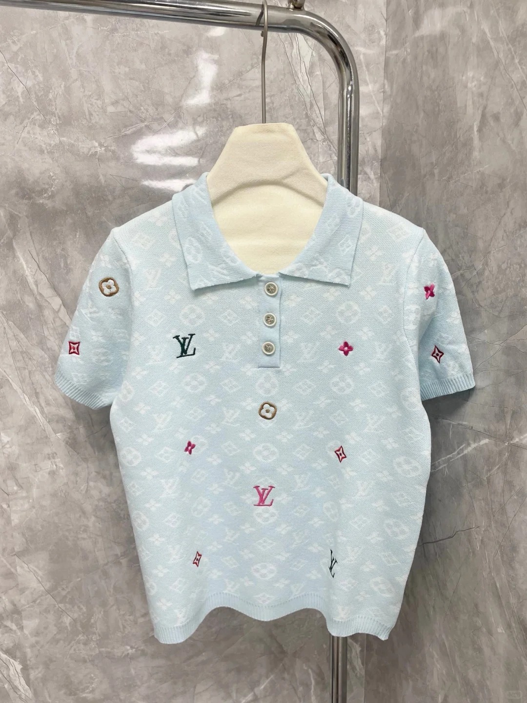 Louis Vuit25SS Embroidered Embossed Textured Lapel T-Shirt