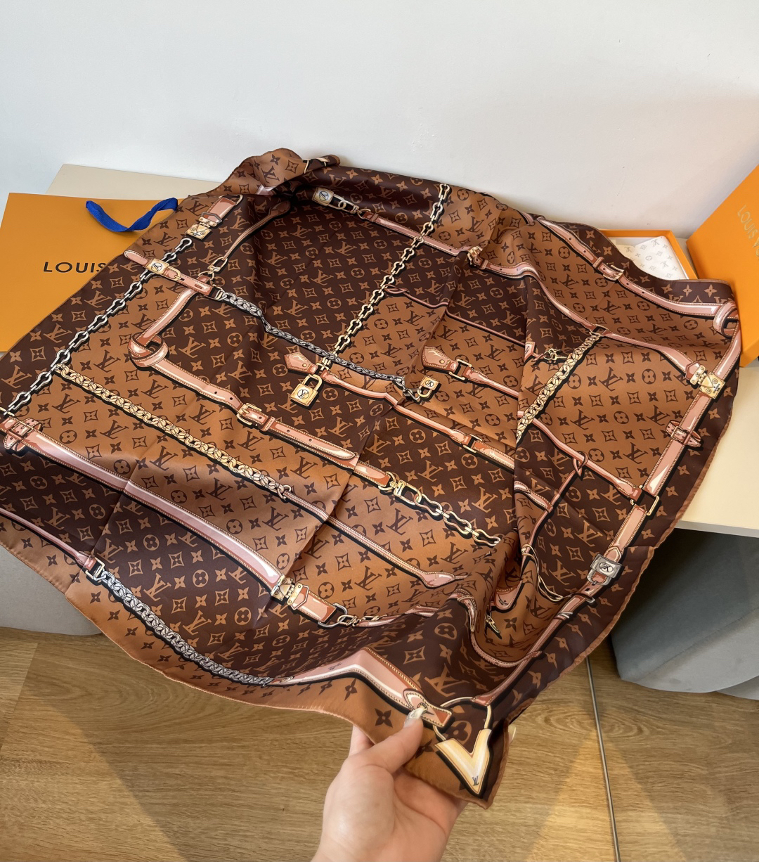 Louis Vuit 90x90cm Twill Silk Square Scarf