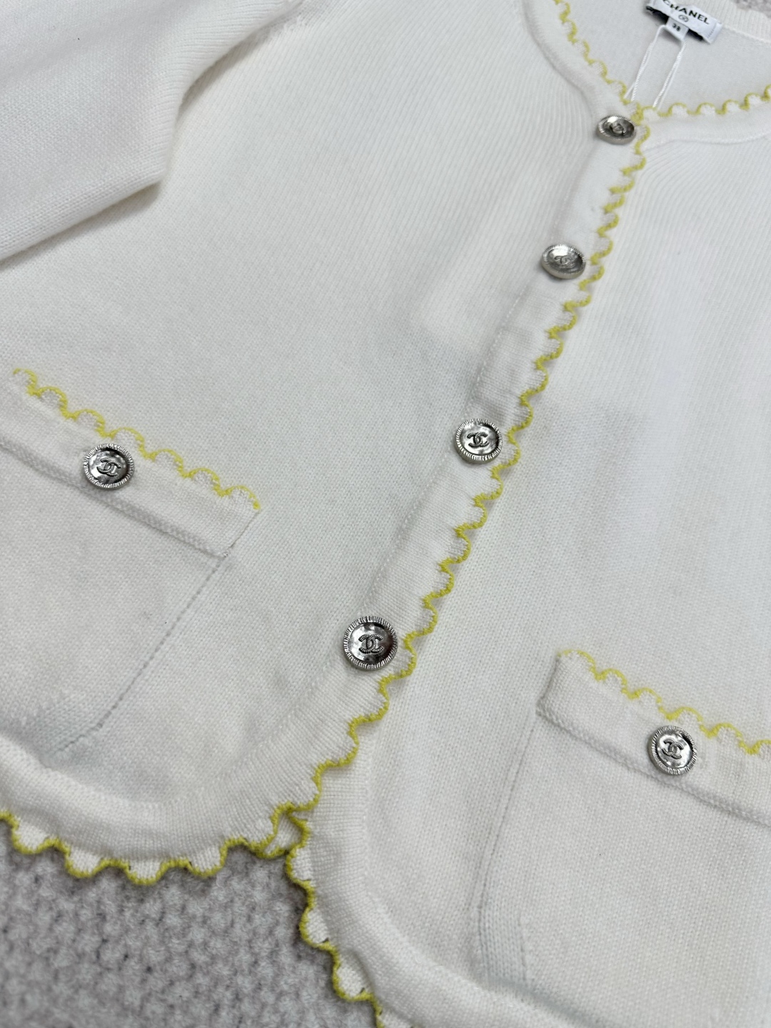 CHANE25SS Wave Trimmed Cashmere Cardigan