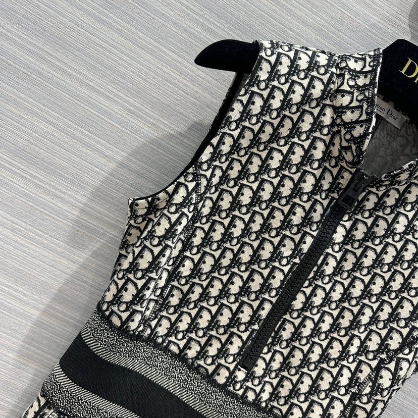 DIO three-dimensional knit jacquard dress