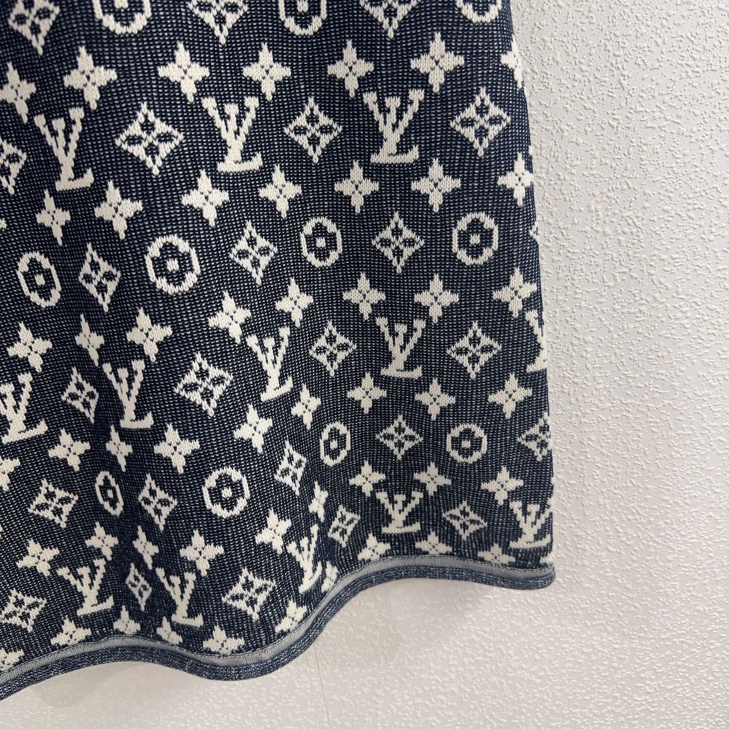 LU25SS Chain Logo Knit Vest