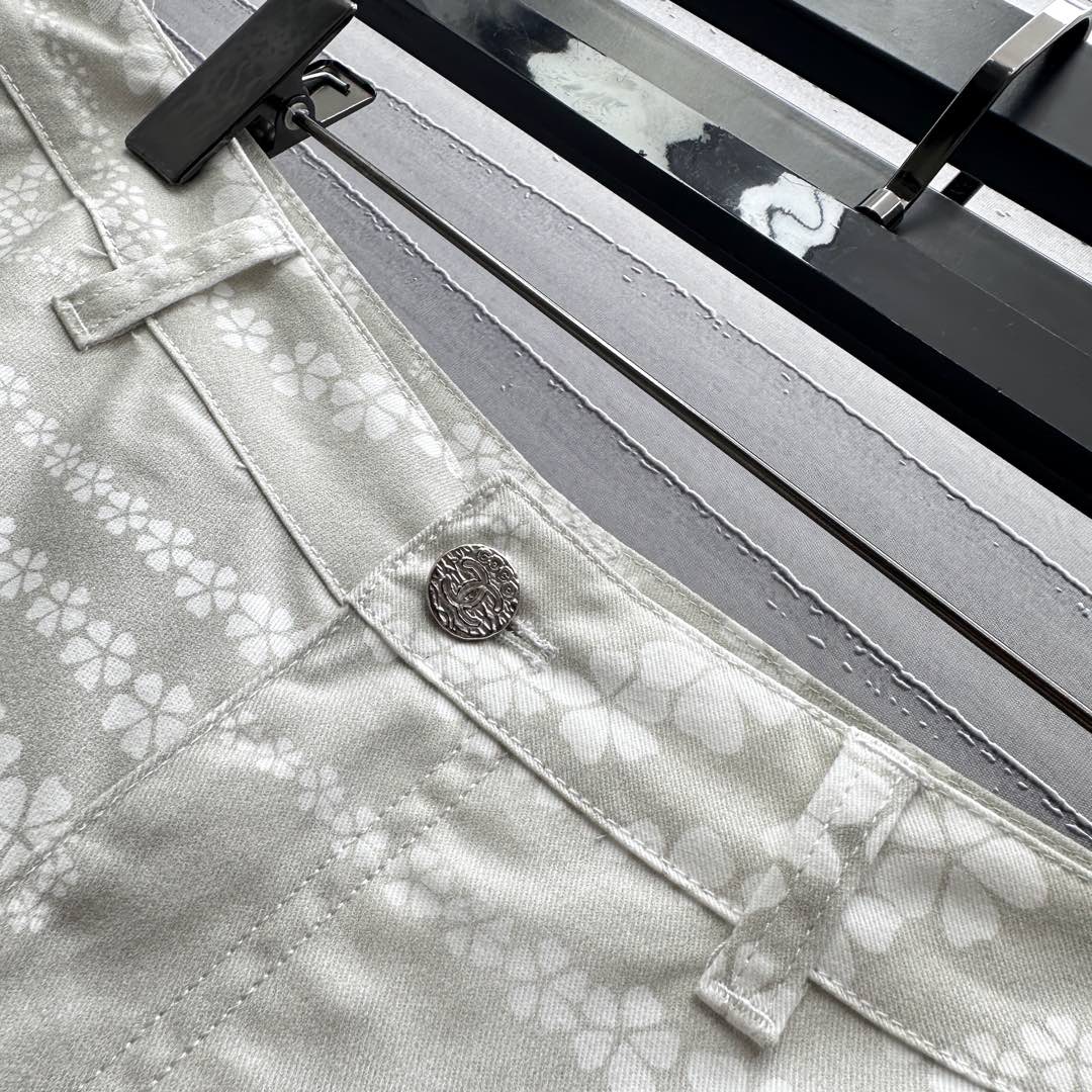 CHANE25SS Printed Pocket Denim Shorts