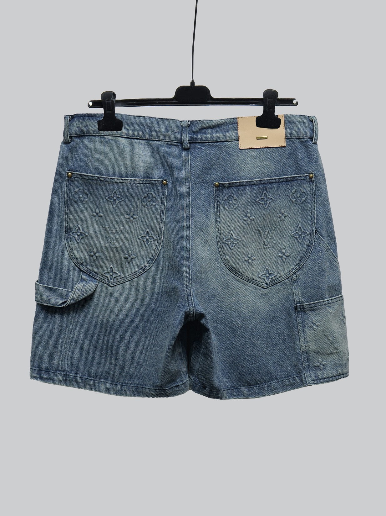 1V Denim shorts