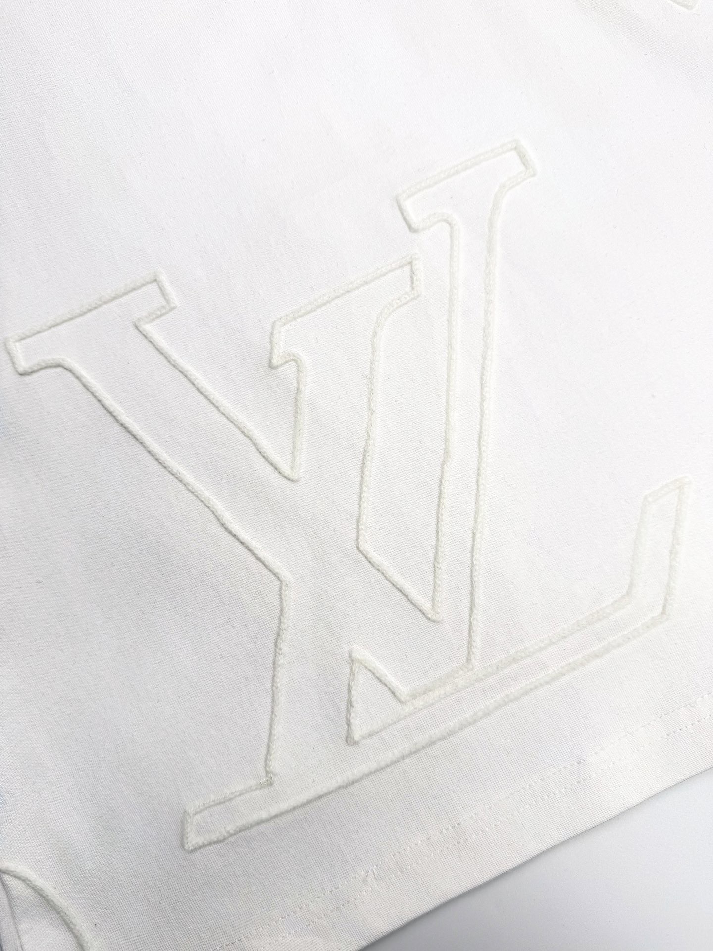 1V 25SS Dark floral logo T-shirt