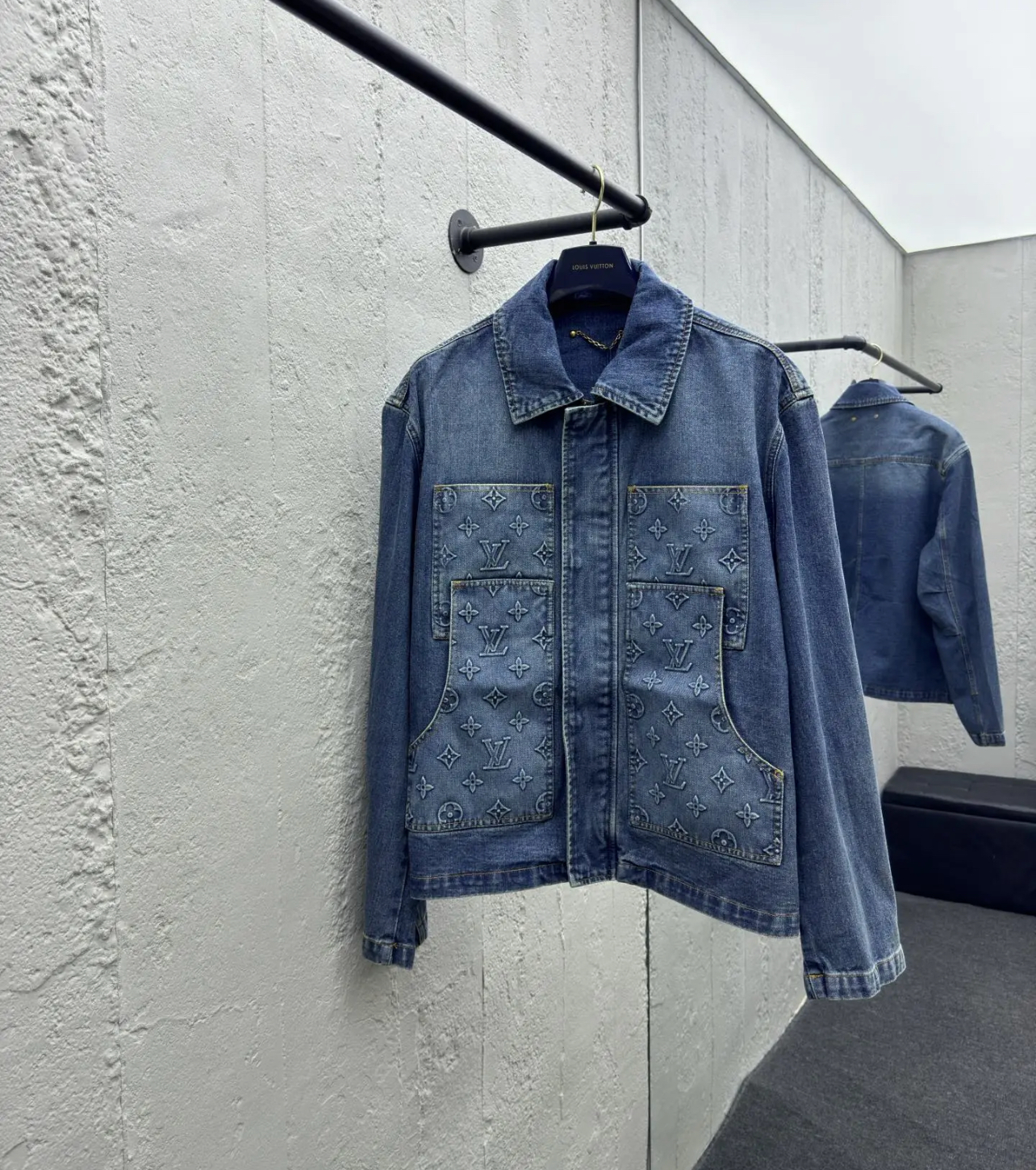 1V Pocket printed logo denim jacket