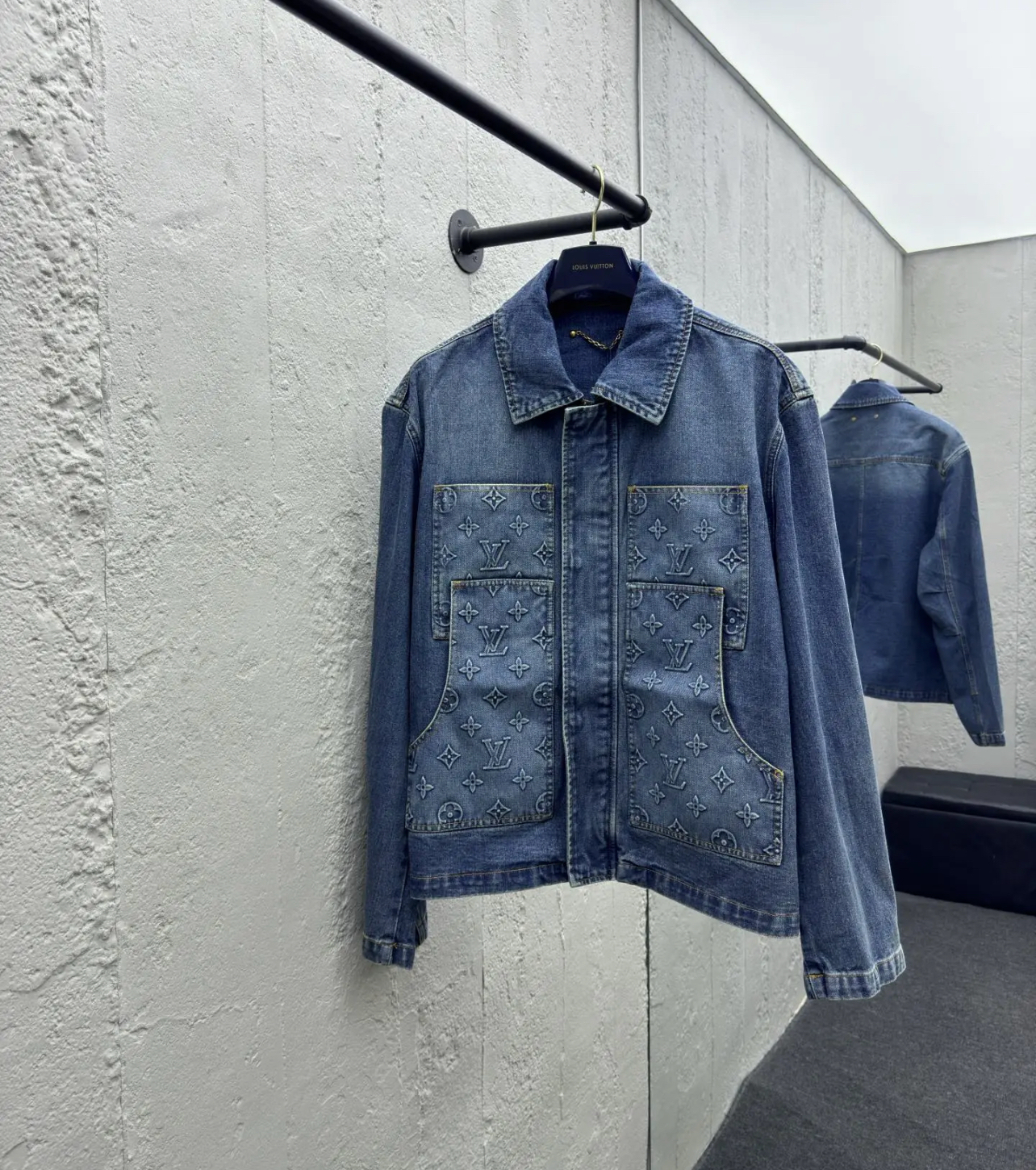 1V Pocket printed logo denim jacket