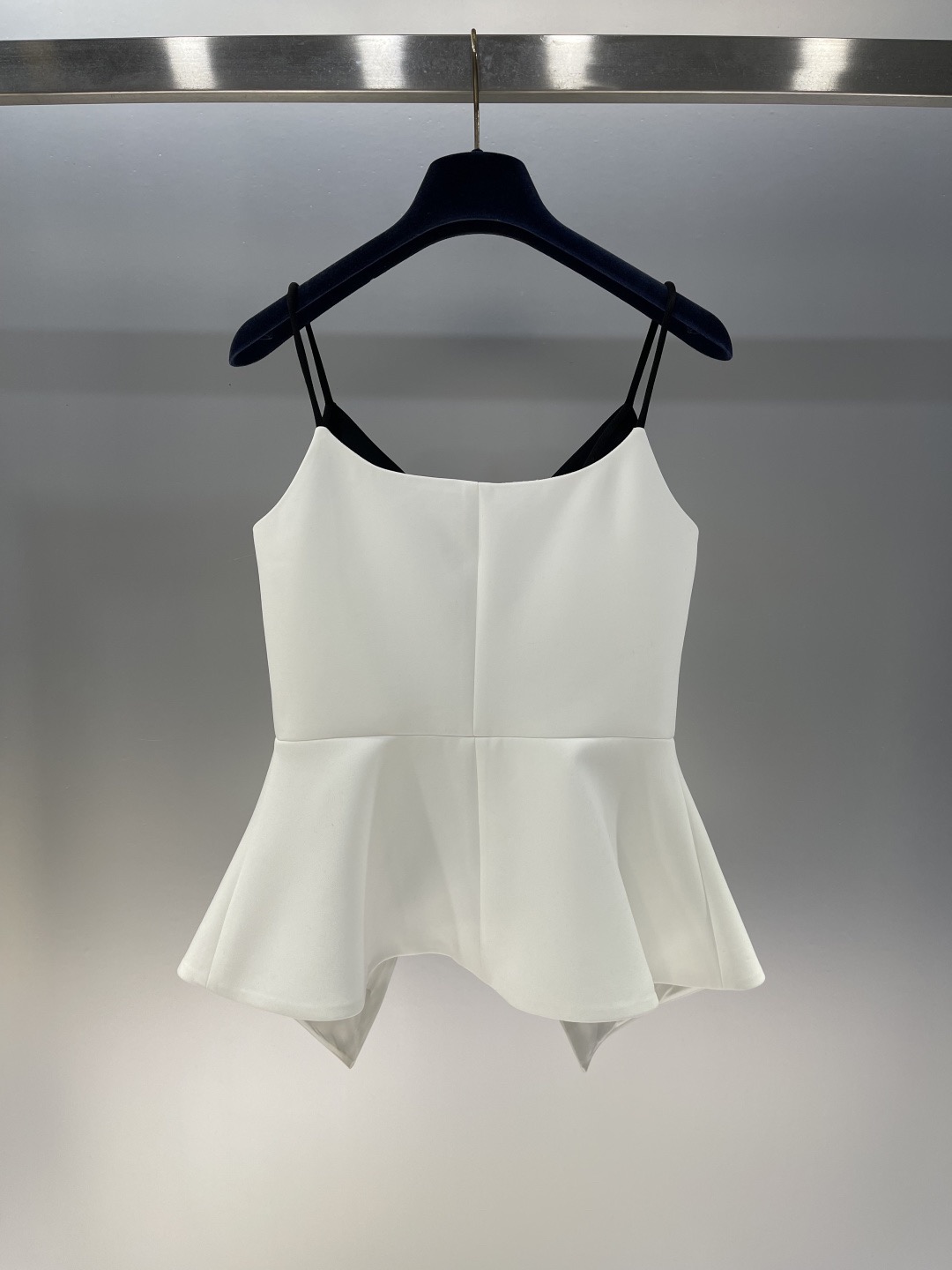 1V V-neck color blocked sling