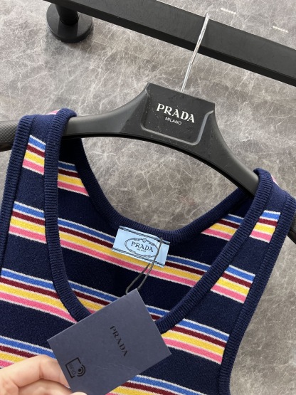 PLD V-neck color stripe knitted sling