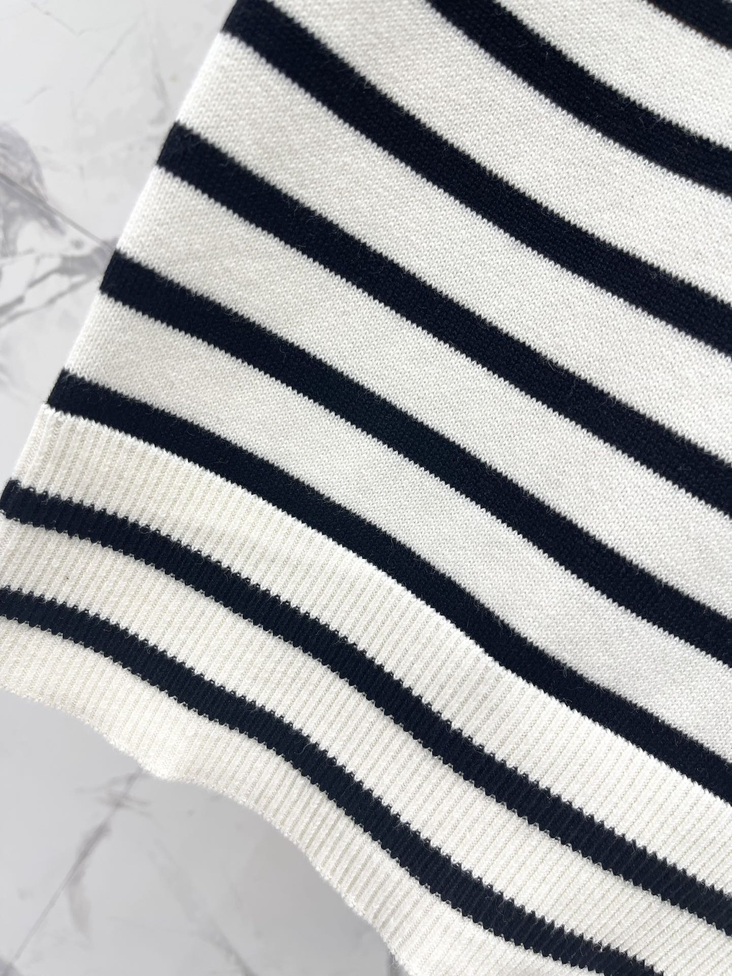 CLIN 25SS Tank tops