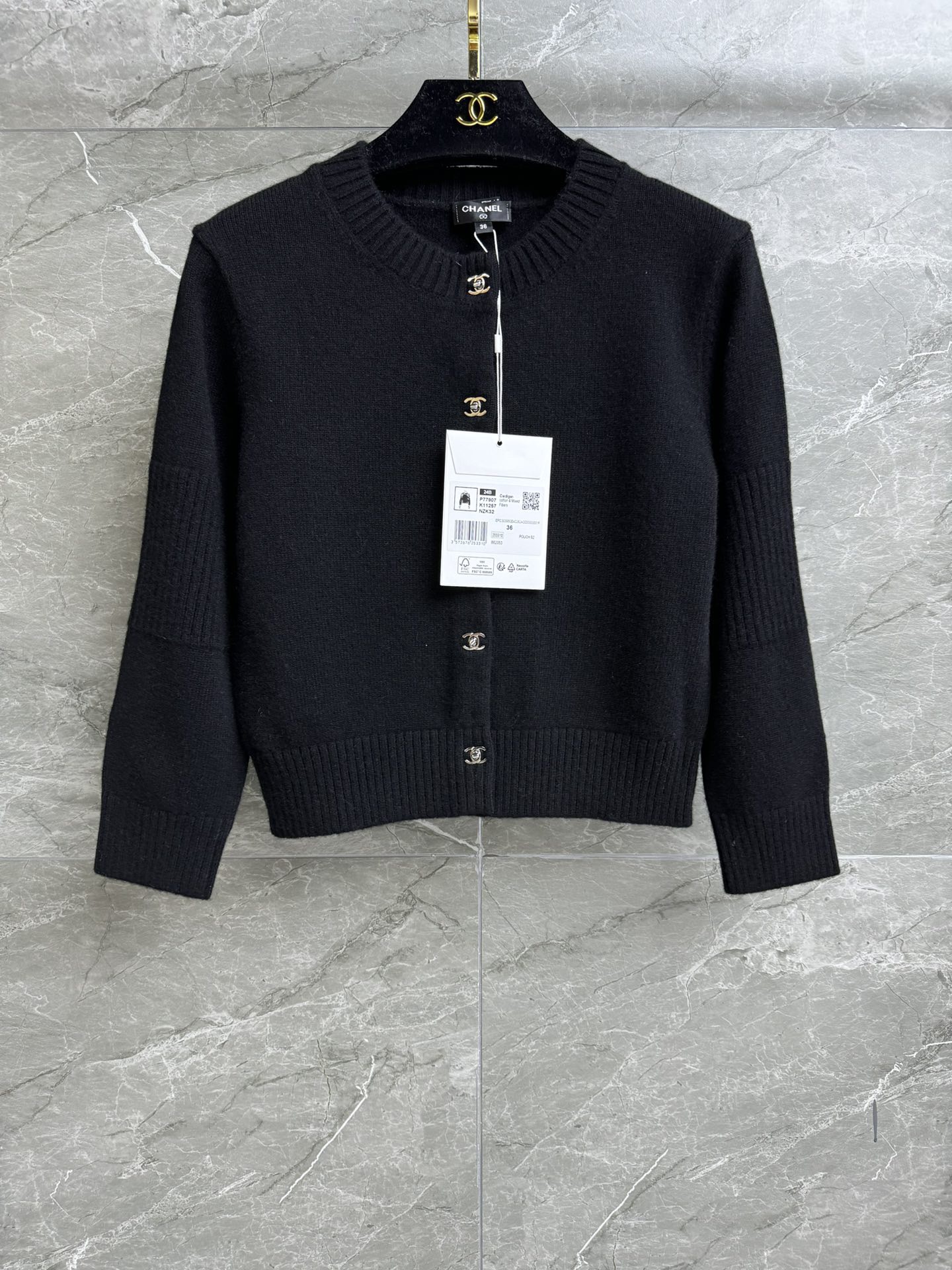 LEW Exquisite button knit cardigan