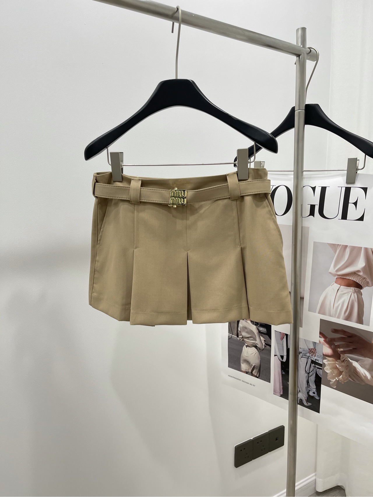 MM Pleated skirt with belt