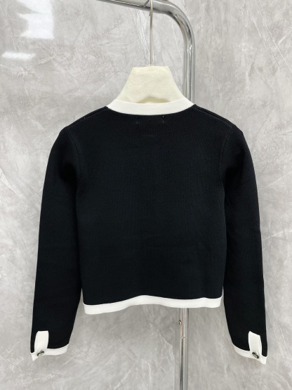 DI 2025SS Color blocked pocket knit sweater