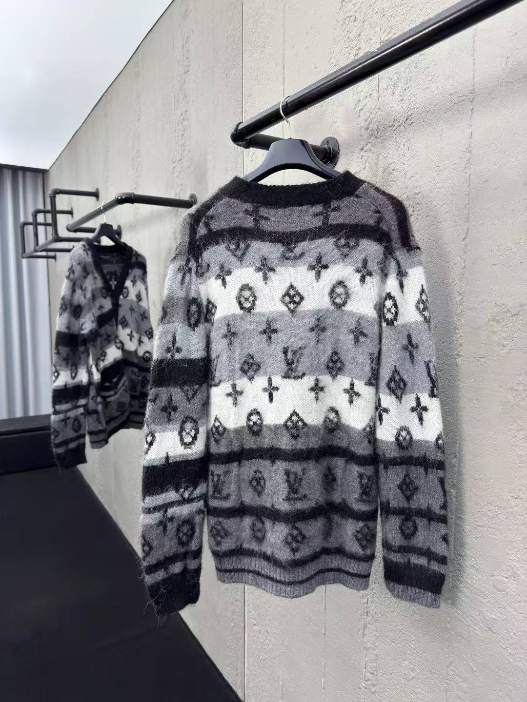 25SS 1VMohair cardigan