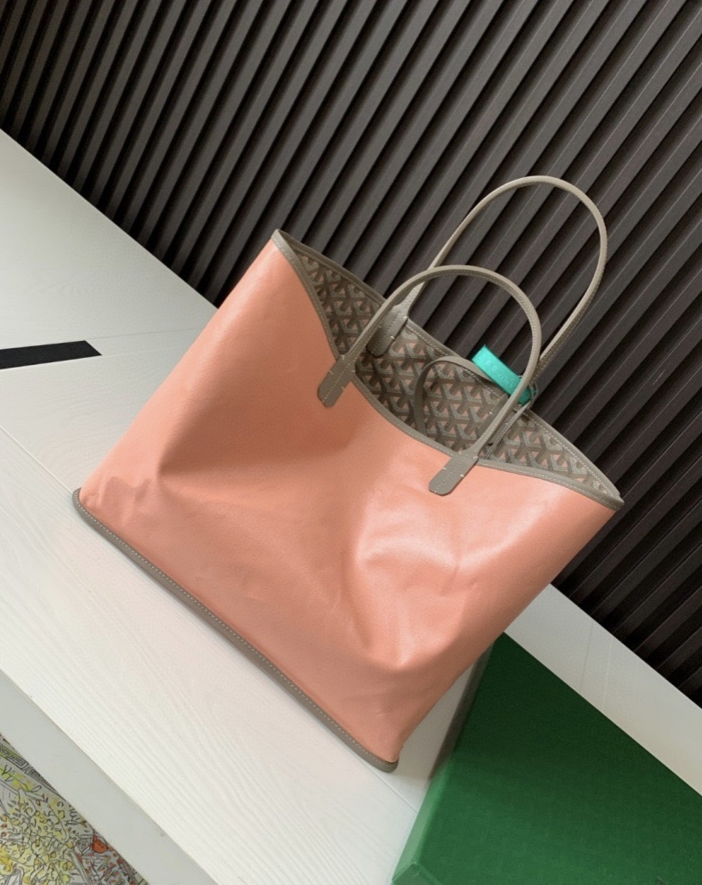 goyard  tote