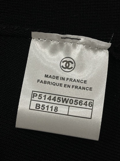 XX Wave edge knitted vest in 2 colors