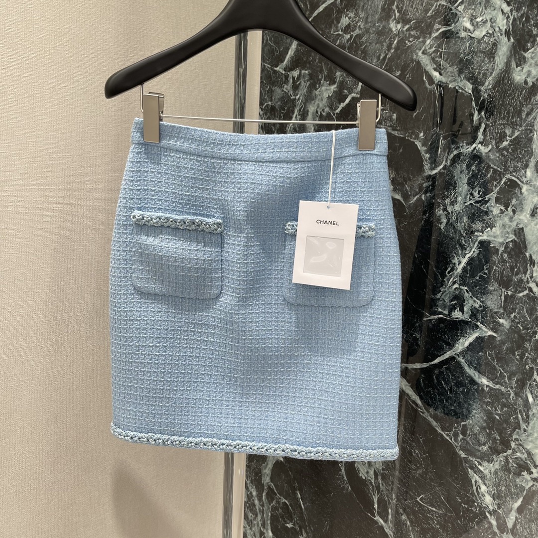 CC 25SS   Blue hemmed skirt