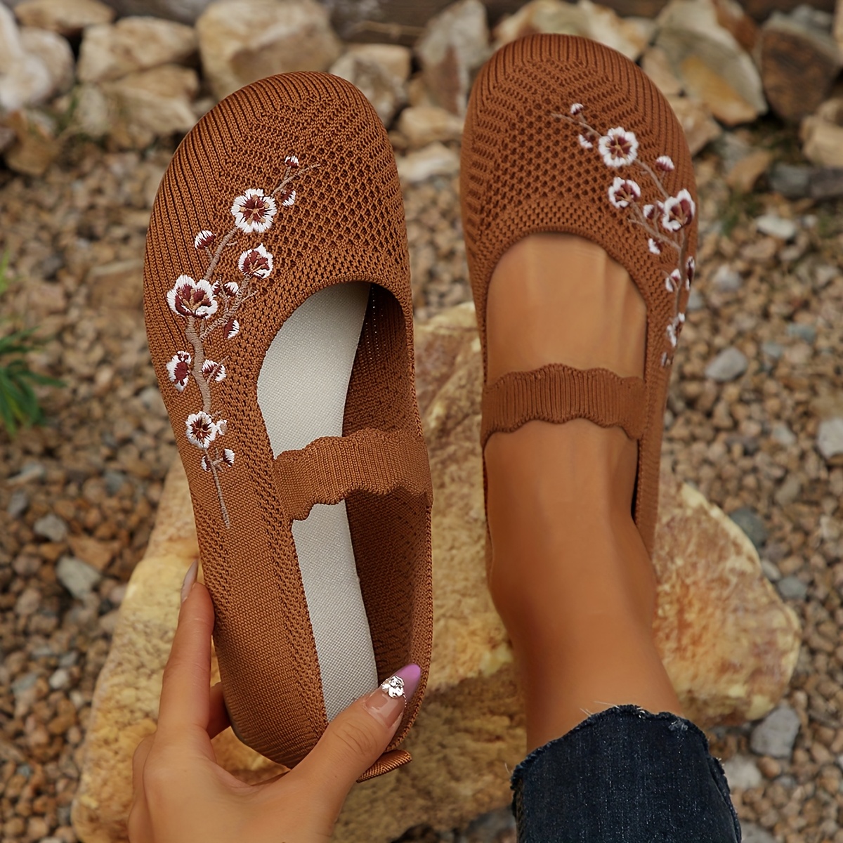 Women's Floral Embroidery Flats