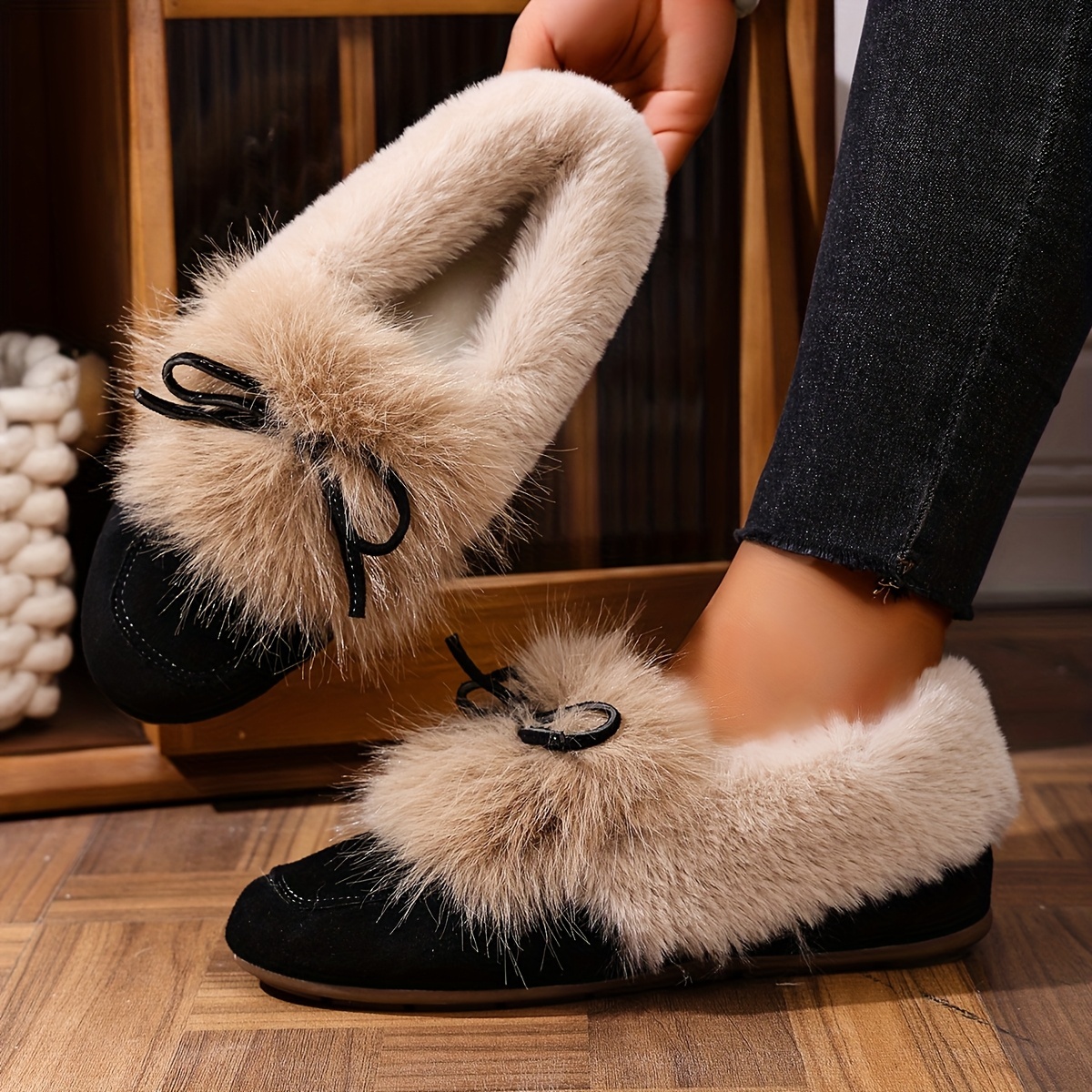 Women's Winter Slippers with Bow Accent