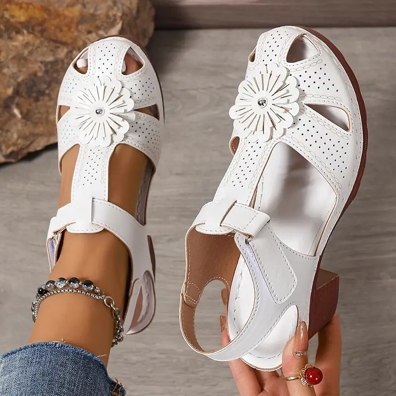 Women's Stylish Flower Chunky Heel Sandals