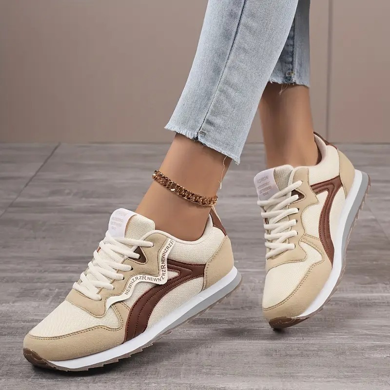 Women's Retro Low-Top Lace-Up Sneakers