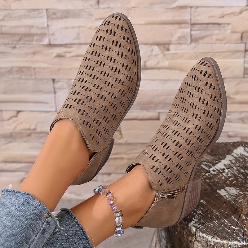 Women's Round-Toe Chelsea Boots