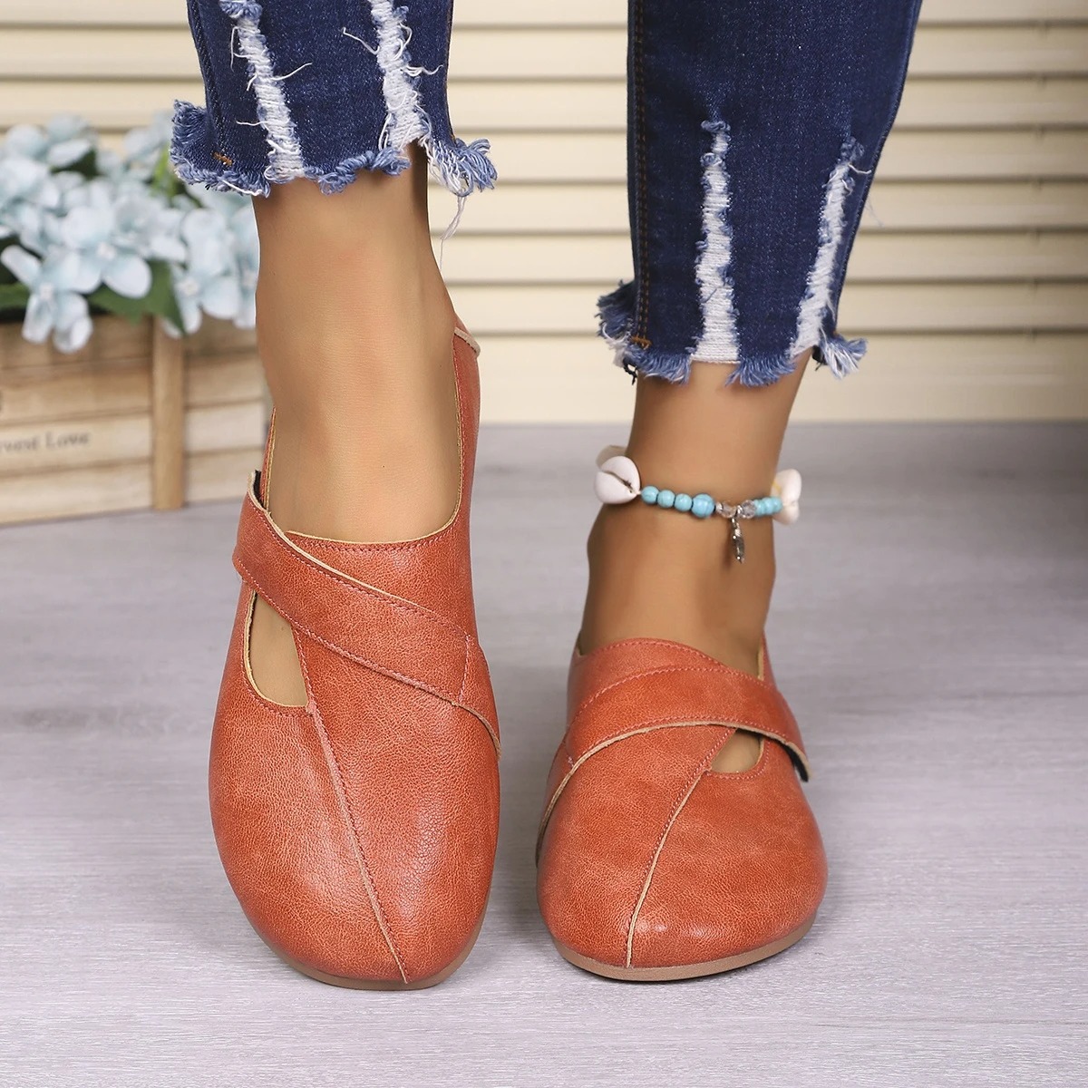 Women's Leather Velcro Comfort Shoes