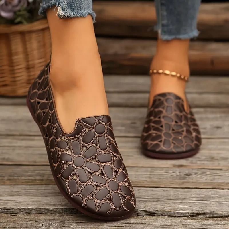 Women's Floral Cutout Oxford Flats