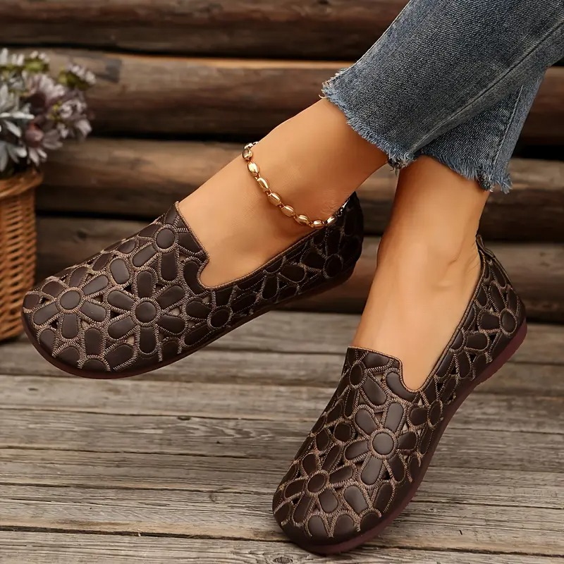 Women's Floral Cutout Oxford Flats