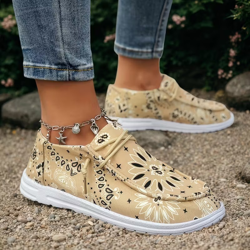 Women's Geometric Floral Slip-On Loafers