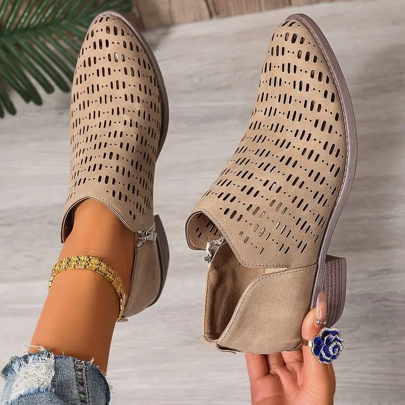 Women's Round-Toe Chelsea Boots