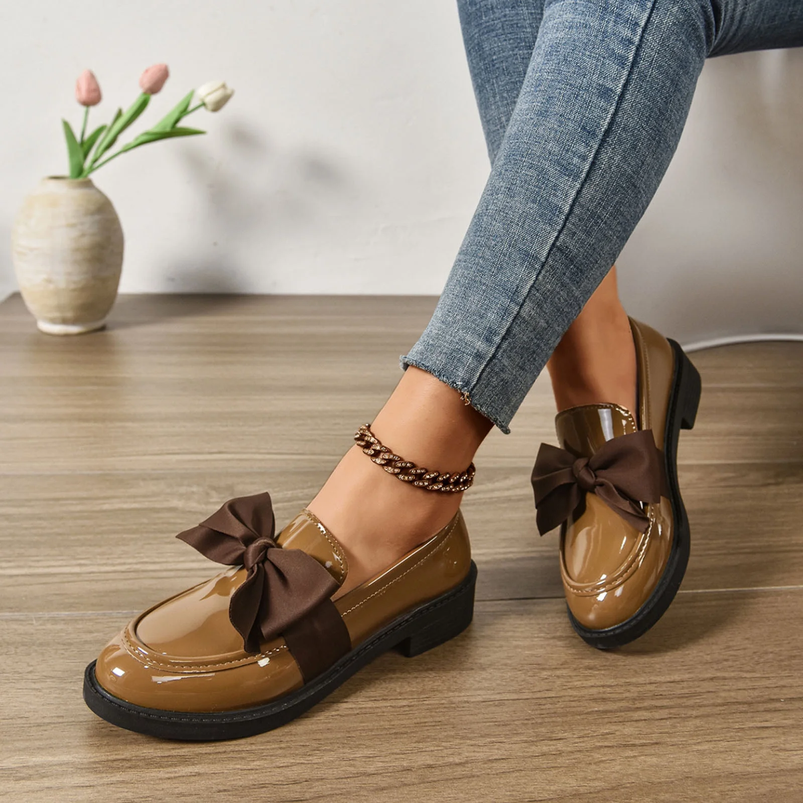 Black Ladies Casual Leather Shoes