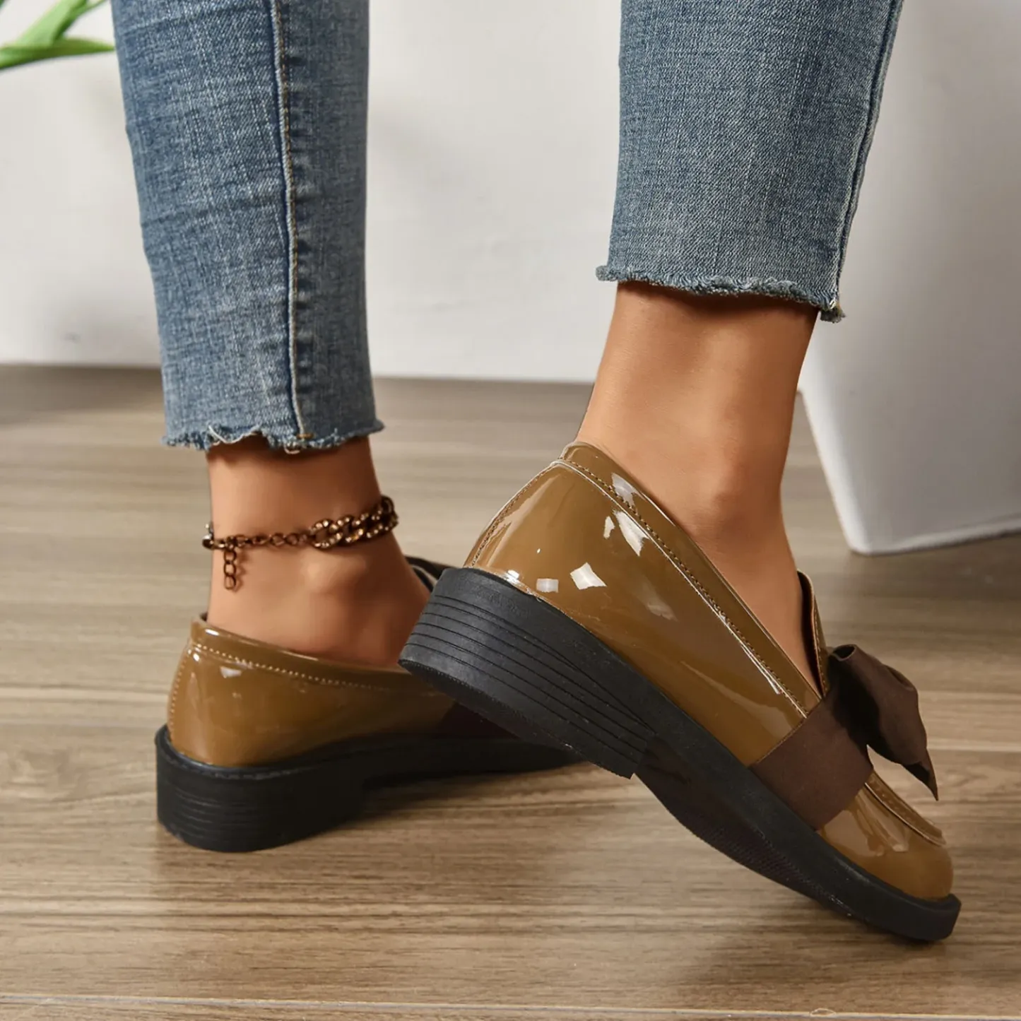 Black Ladies Casual Leather Shoes