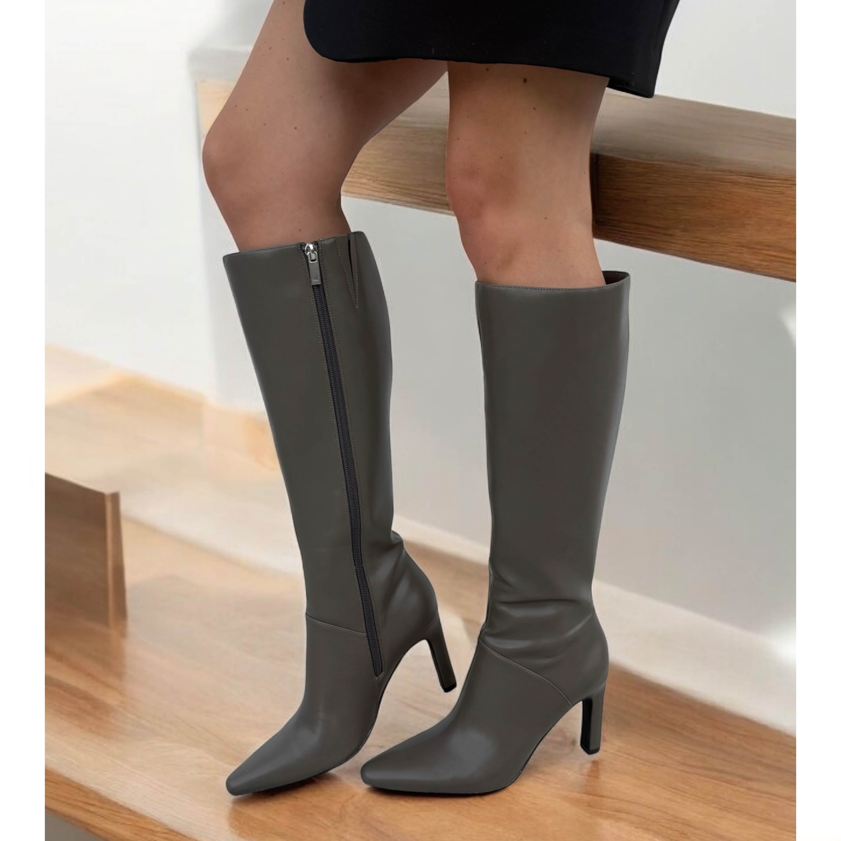 Women's Knee High Heeled Boot