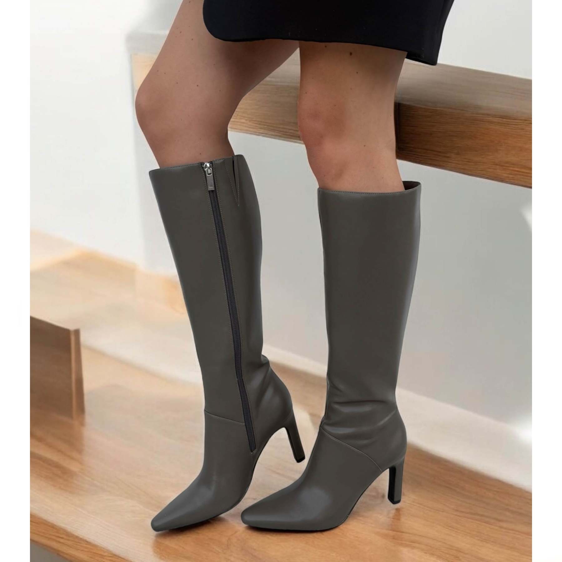 Women's Knee High Heeled Boot