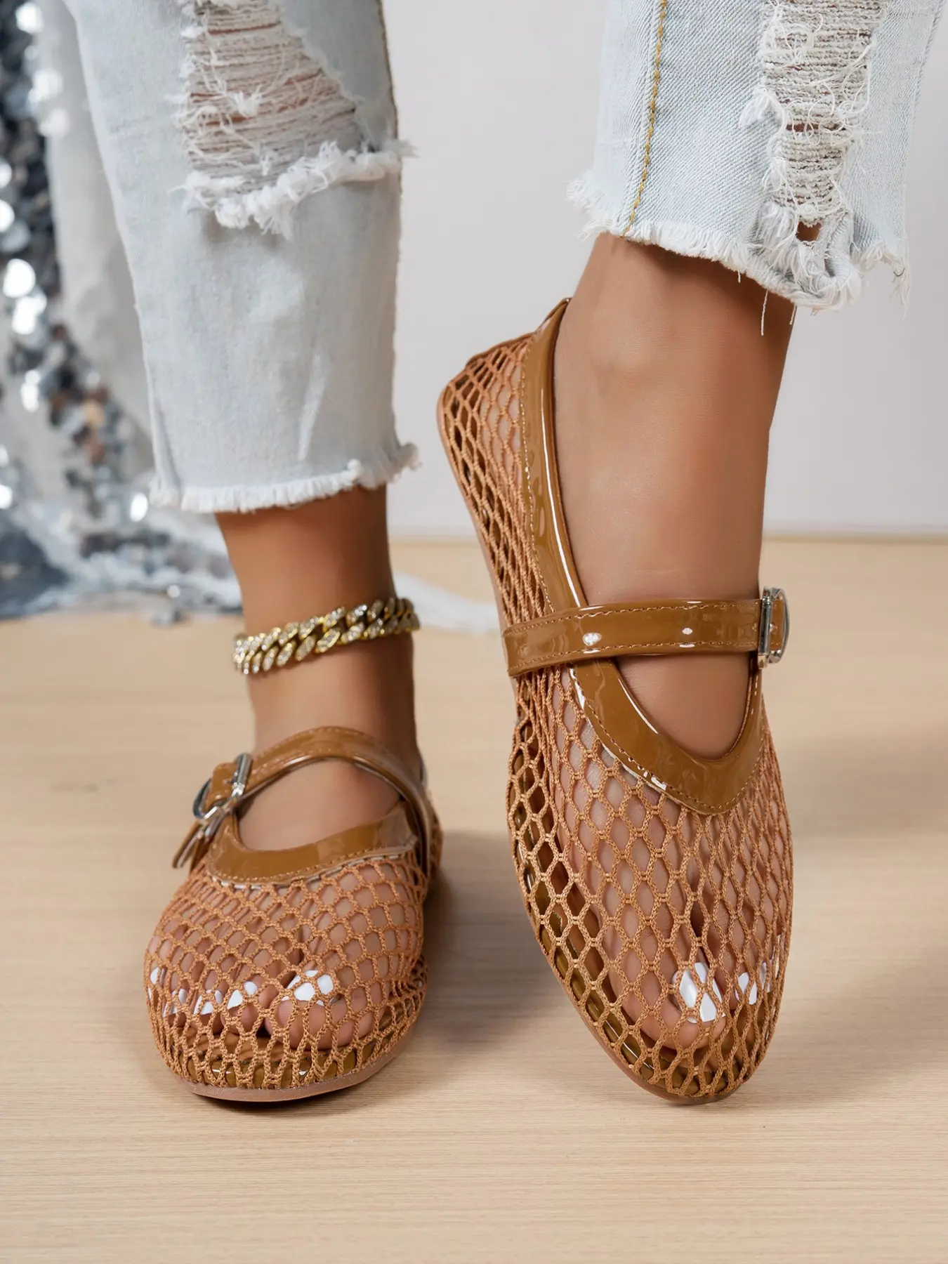 Women's Hollow-Out Mesh Flat Sandals
