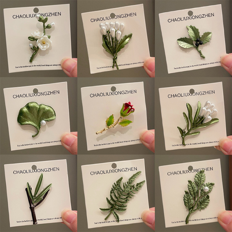 Green plant flower brooch