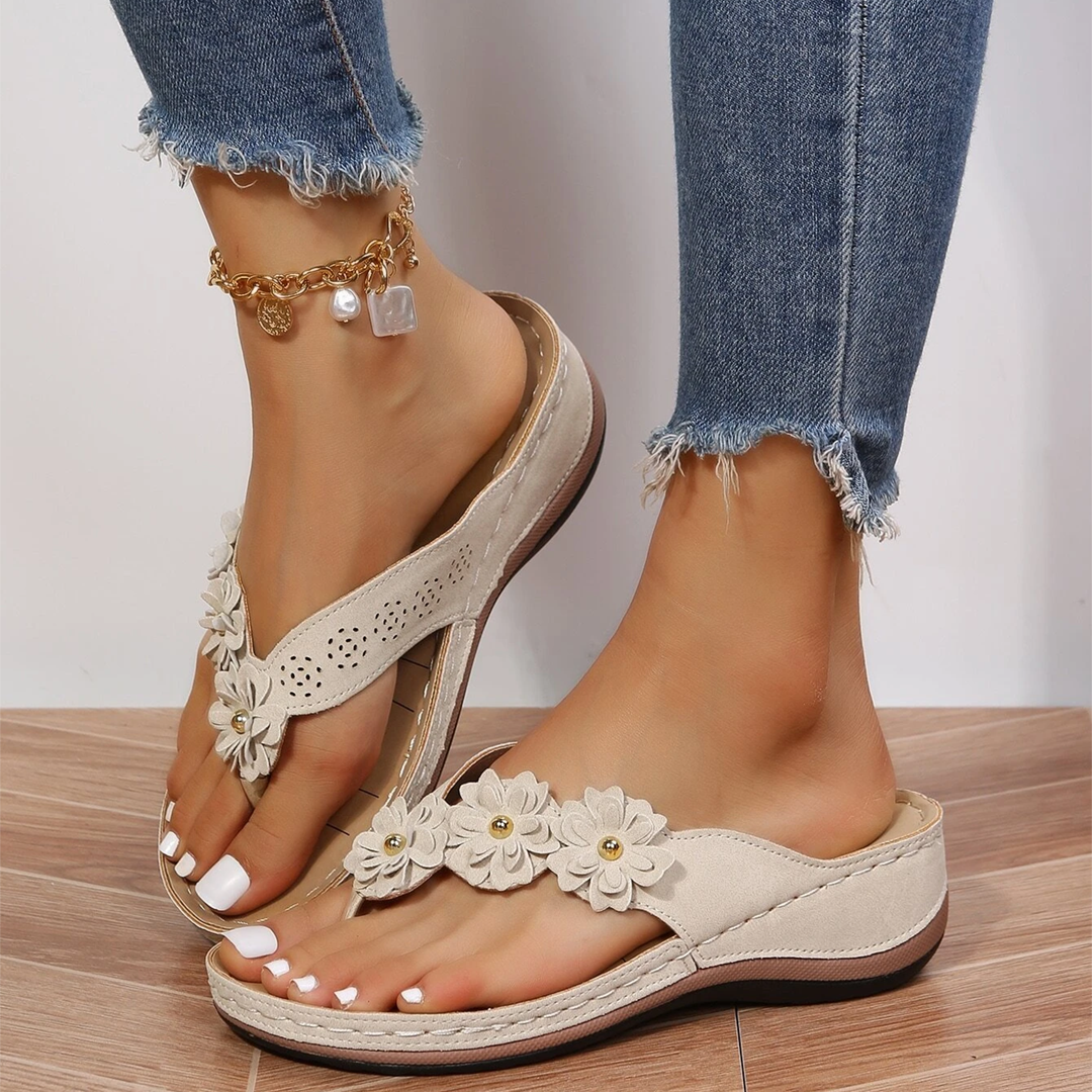 Women's Retro Studded Flowers Arch Support Wedge Flip Flops