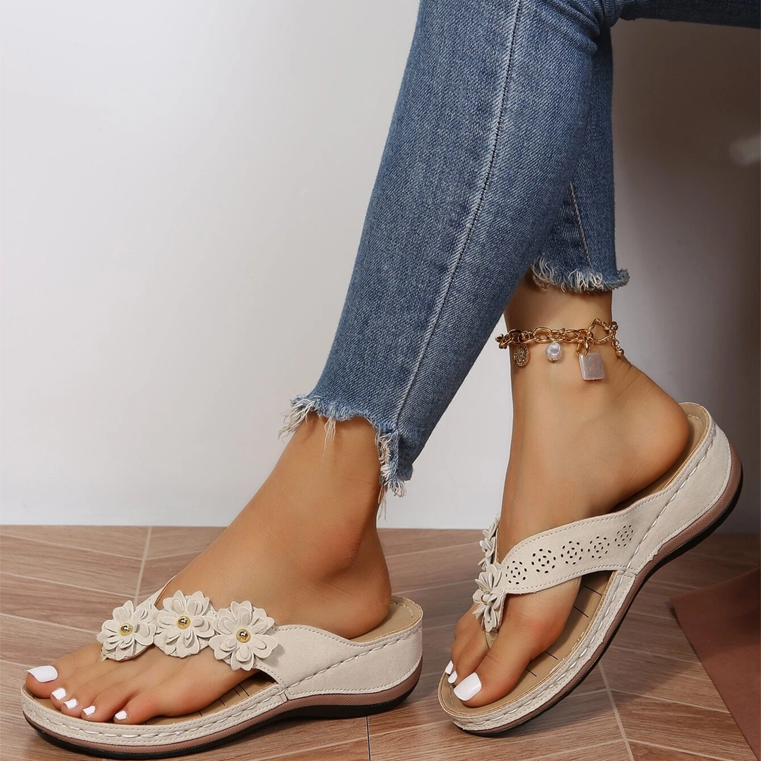 Women's Retro Studded Flowers Arch Support Wedge Flip Flops