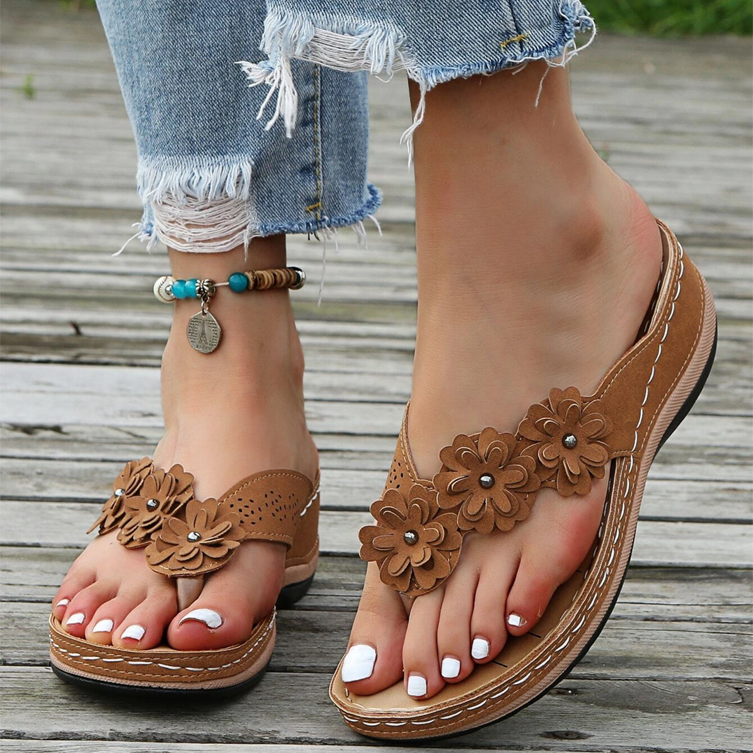 Women's Retro Studded Flowers Arch Support Wedge Flip Flops