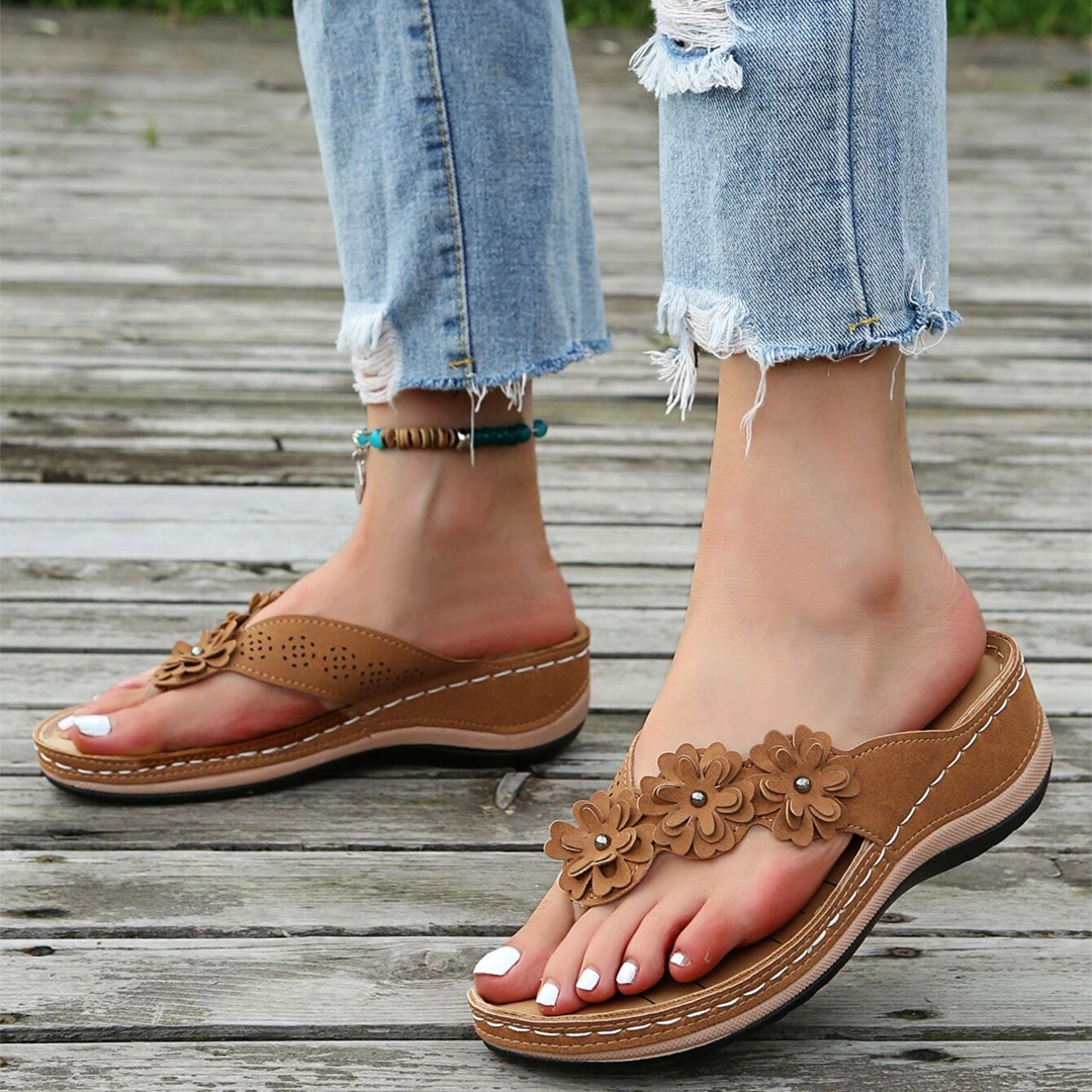 Women's Retro Studded Flowers Arch Support Wedge Flip Flops
