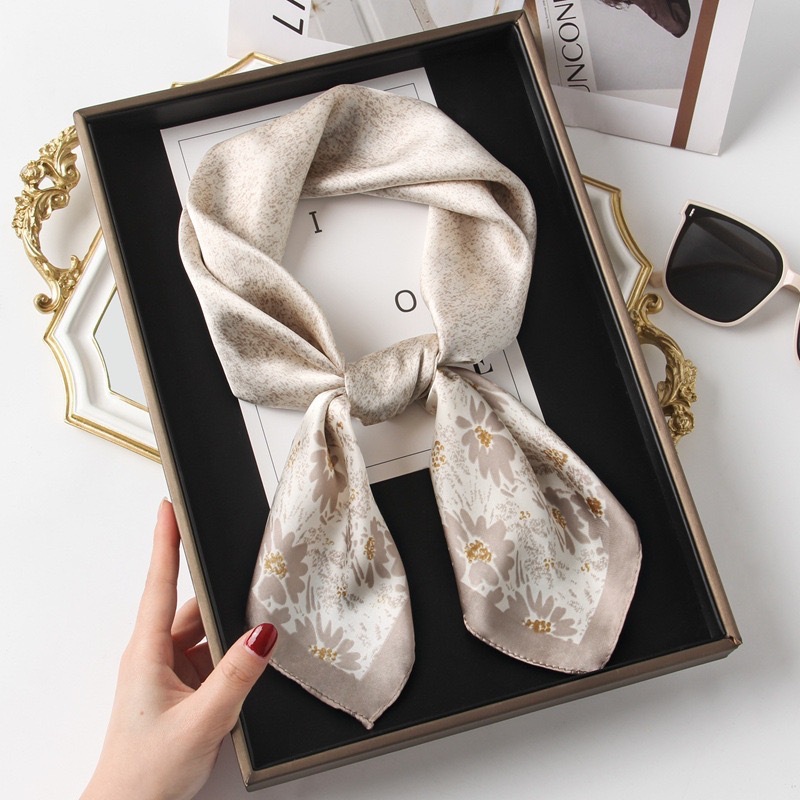 Women's fashionable retro printed silk scarf