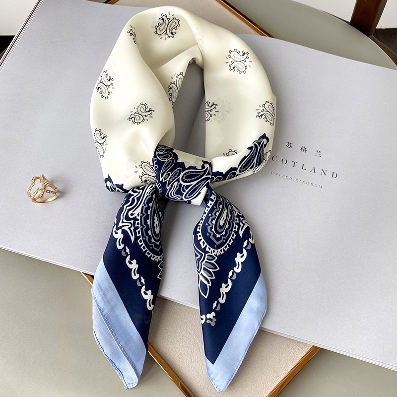 Women's fashionable retro printed silk scarf