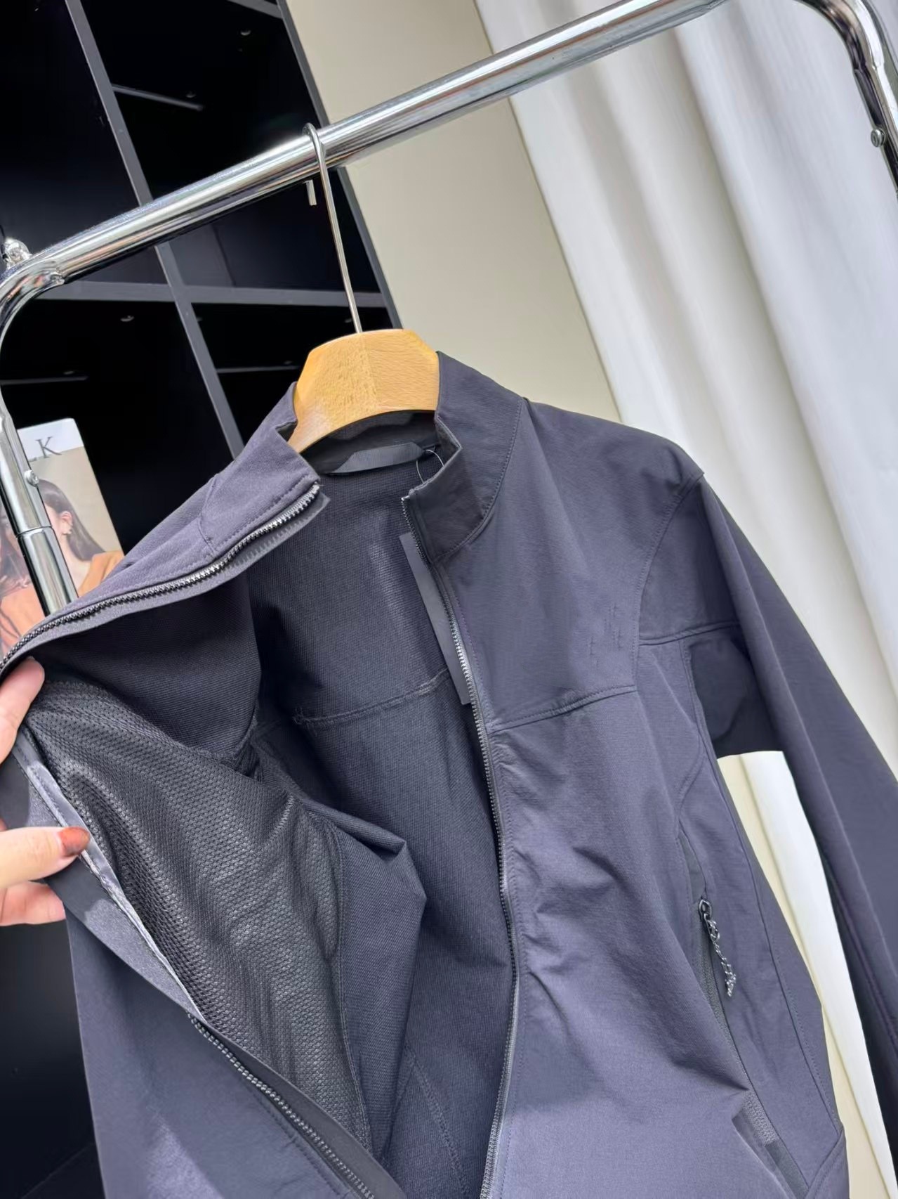 Windproof, comfortable stand-up collar outdoor travel commuting waterproof jacket