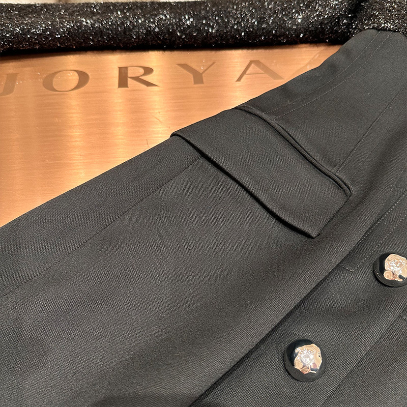 V-neck single-breasted shimmering fabric elegant dress