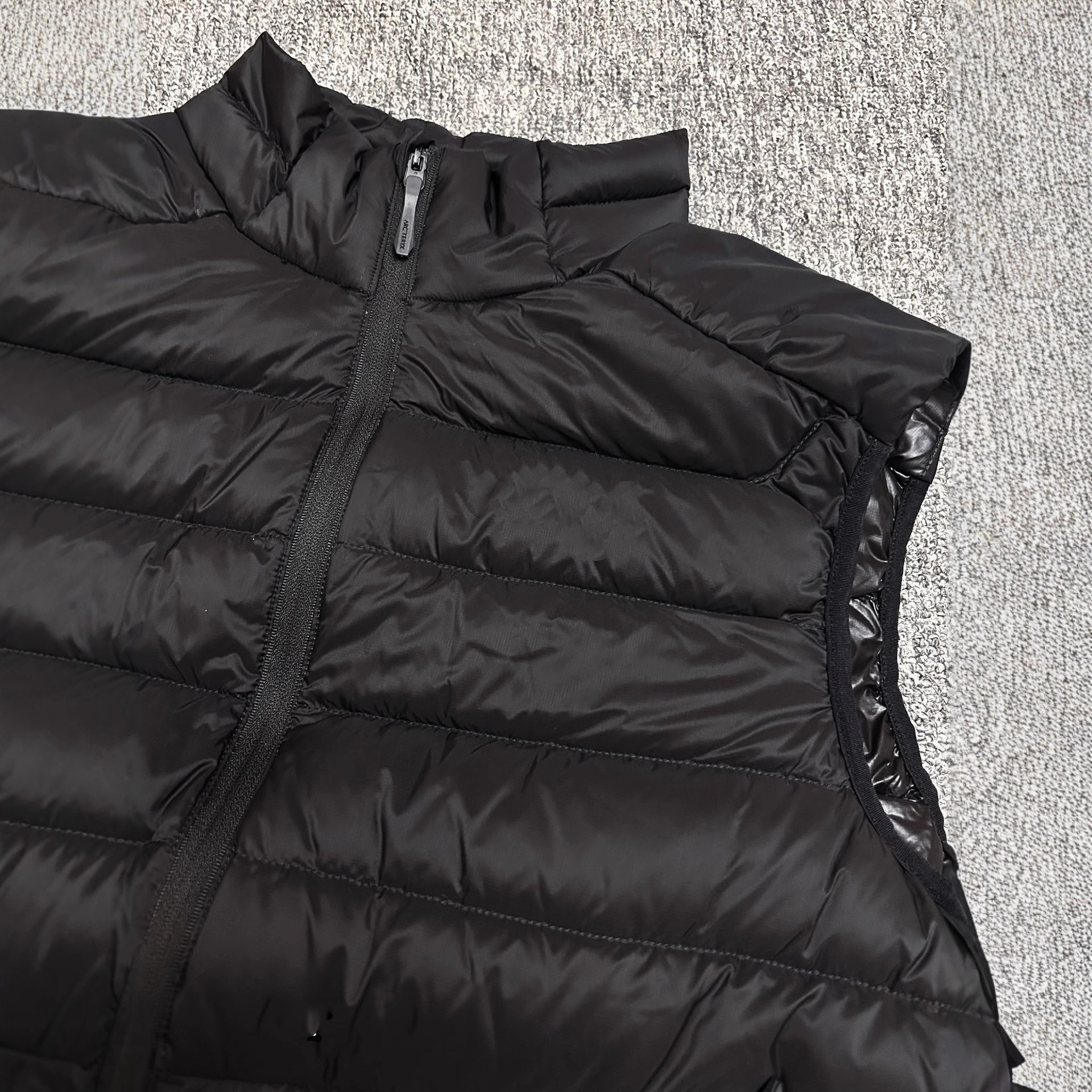 Solid color casual warm zipper stand collar goose down vest