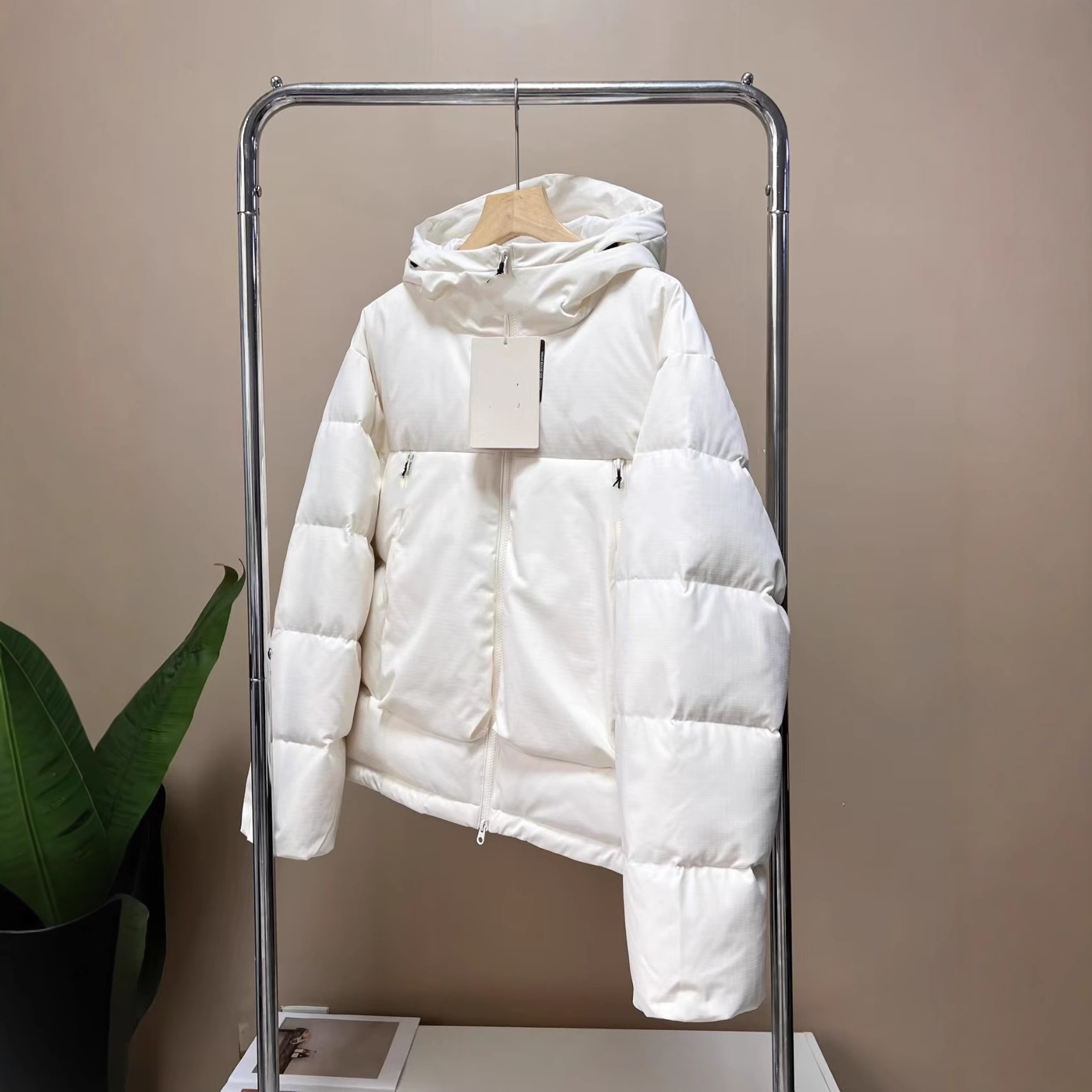 Durable, warm, windproof and rainproof down jacket